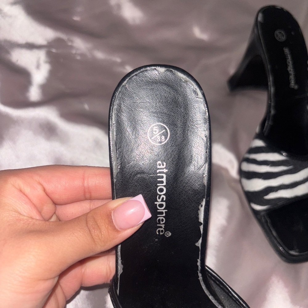 Black and White Zebra Print Women's Heels ⭐️ - Picture 3 of 3